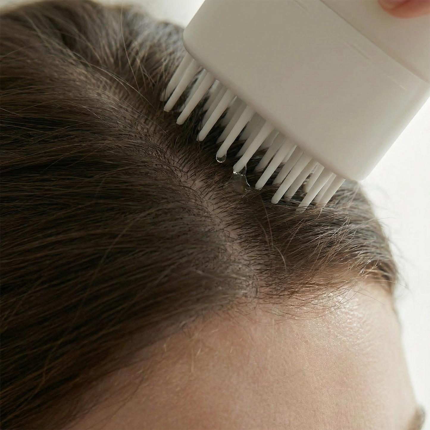 Scalp Serum Treatment Brush